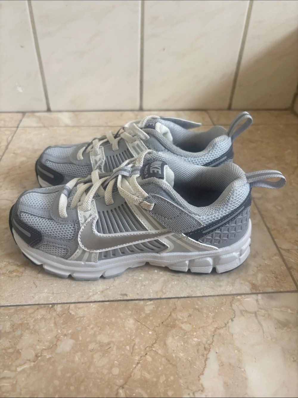 Nike Vomero 5 Kids Light Gray and White Velcro Sneakers